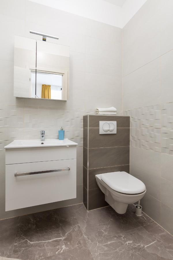 Studio Apartments Fran'S Rijeka Ngoại thất bức ảnh